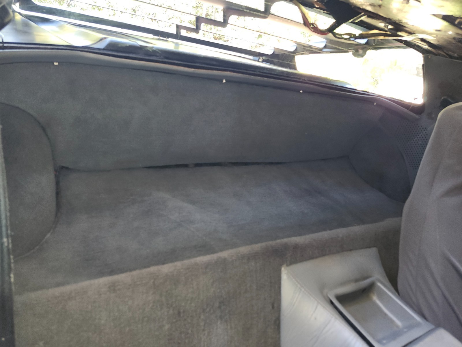DeLorean-DMC12-1981-Coupe-18