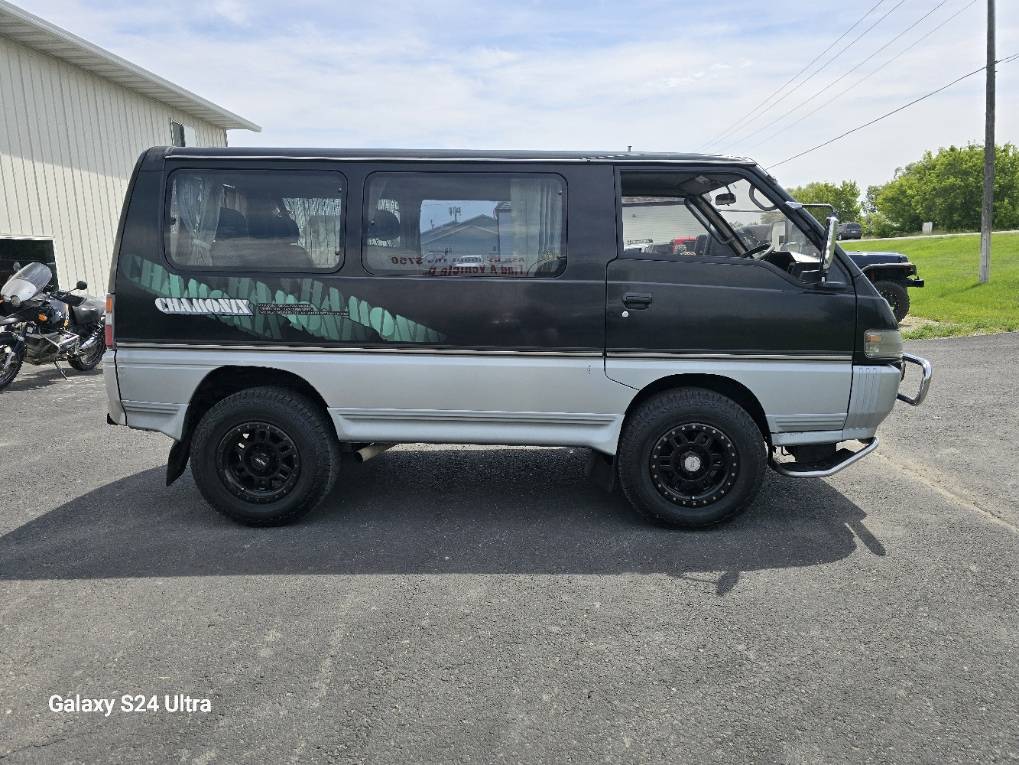 Delico-star-van-4x4-l300-diesel-1992-black-15