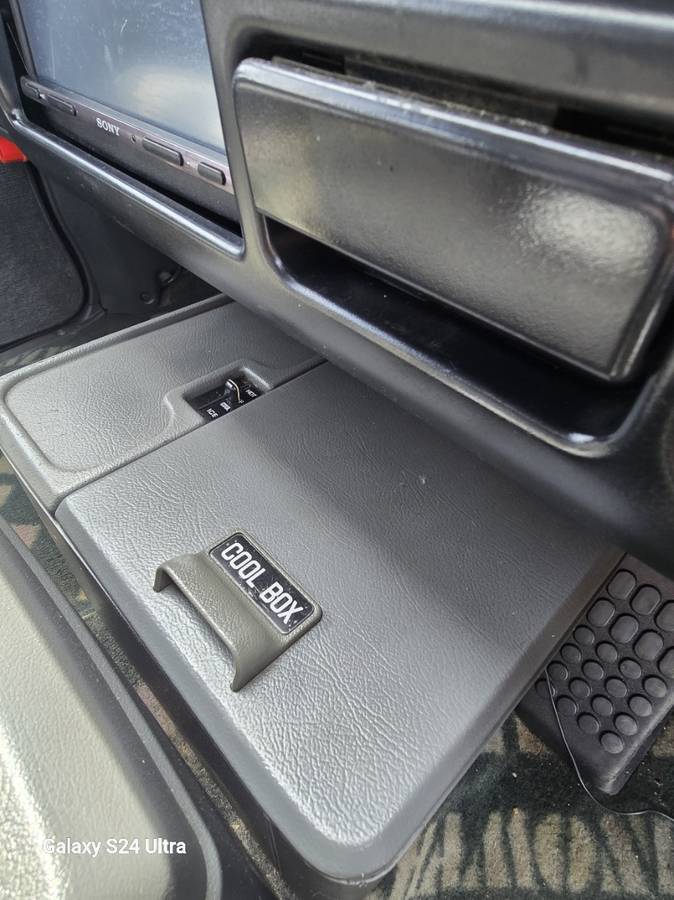 Delico-star-van-4x4-l300-diesel-1992-black-18