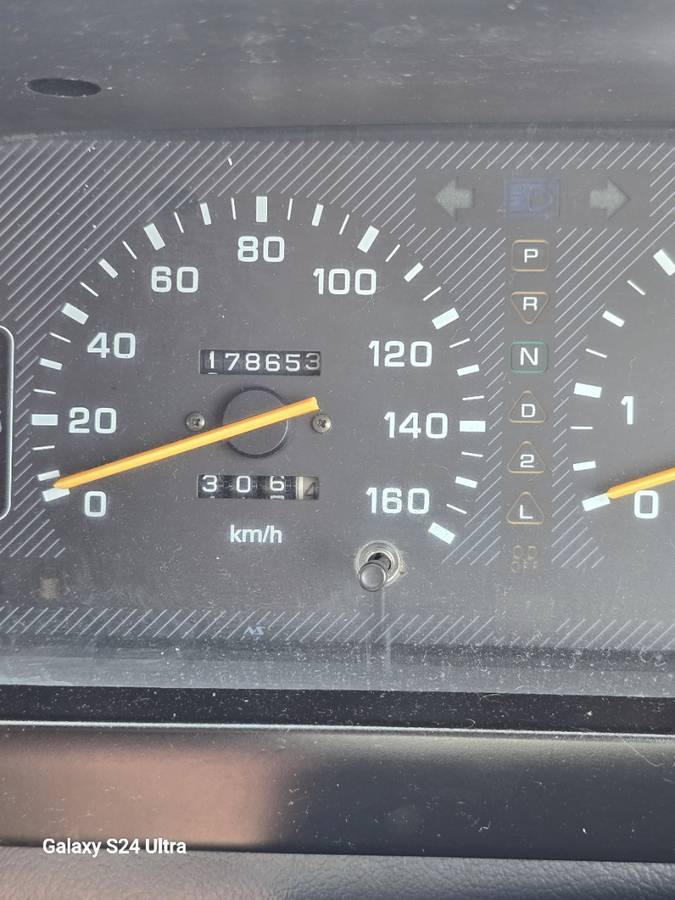 Delico-star-van-4x4-l300-diesel-1992-black-2
