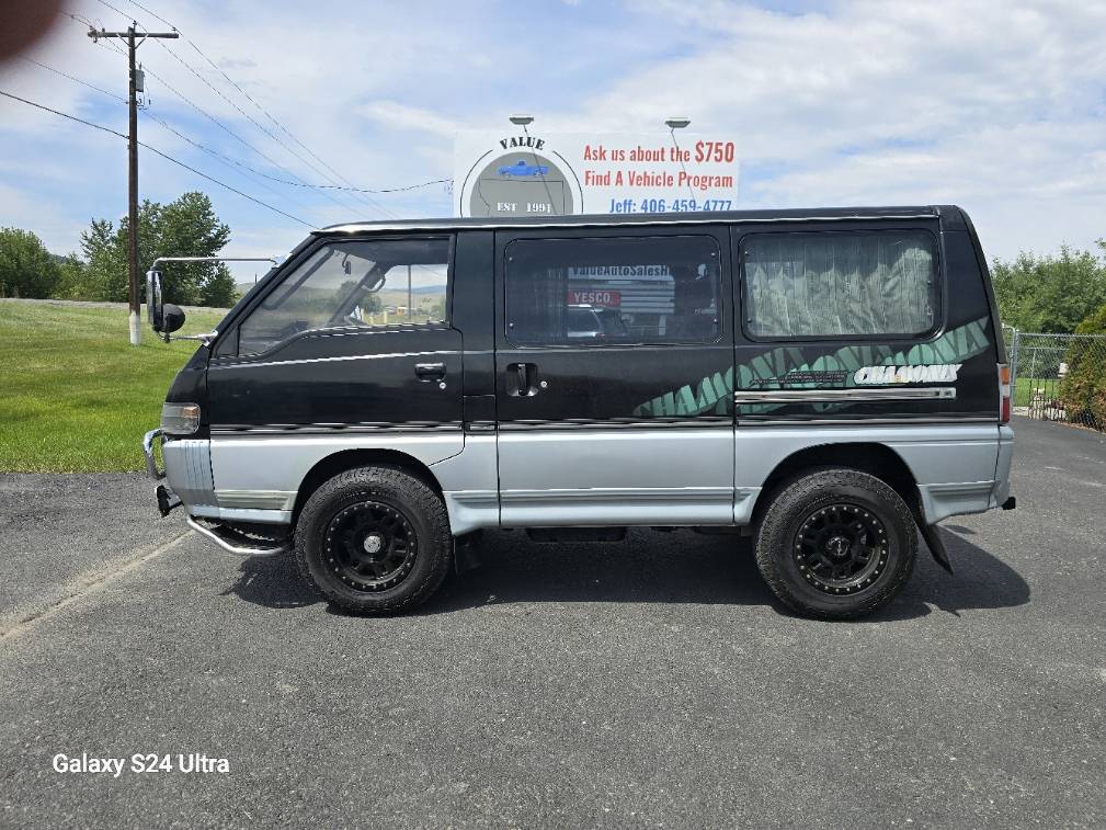 Delico-star-van-4x4-l300-diesel-1992-black-3