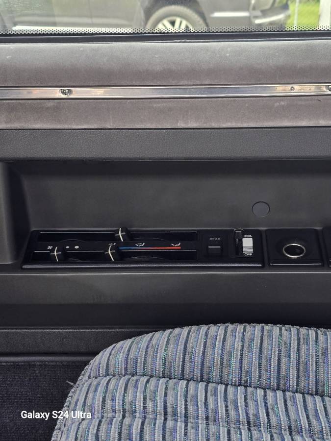 Delico-star-van-4x4-l300-diesel-1992-black-9