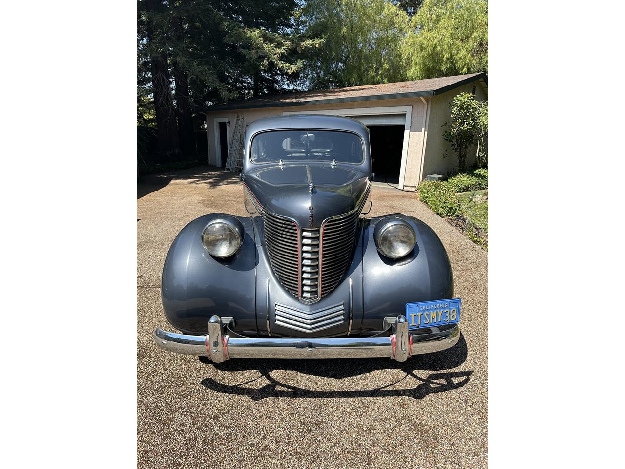 Desoto-S-5-1938-Gray-Black-2