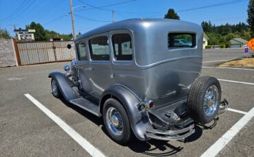 Desoto-cf-touring-sedan-1930-silver-1