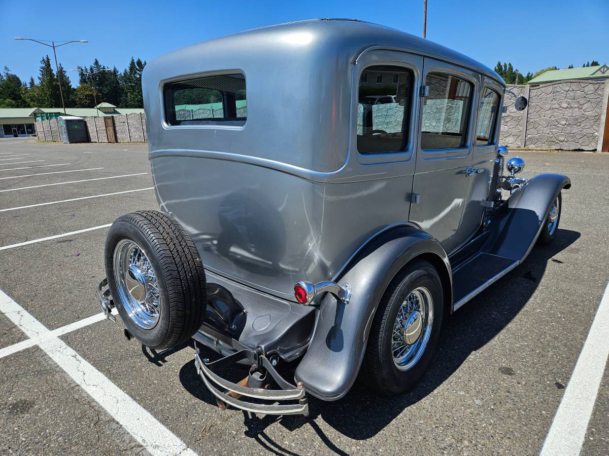 Desoto-cf-touring-sedan-1930-silver-4