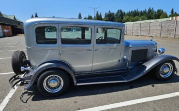 Desoto-cf-touring-sedan-1930-silver-5