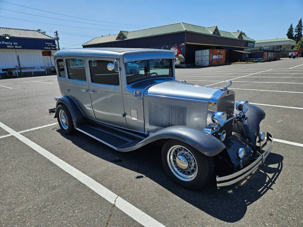 Desoto-cf-touring-sedan-1930-silver-7
