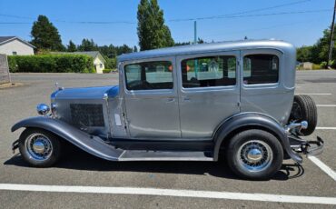 Desoto-cf-touring-sedan-1930-silver-8