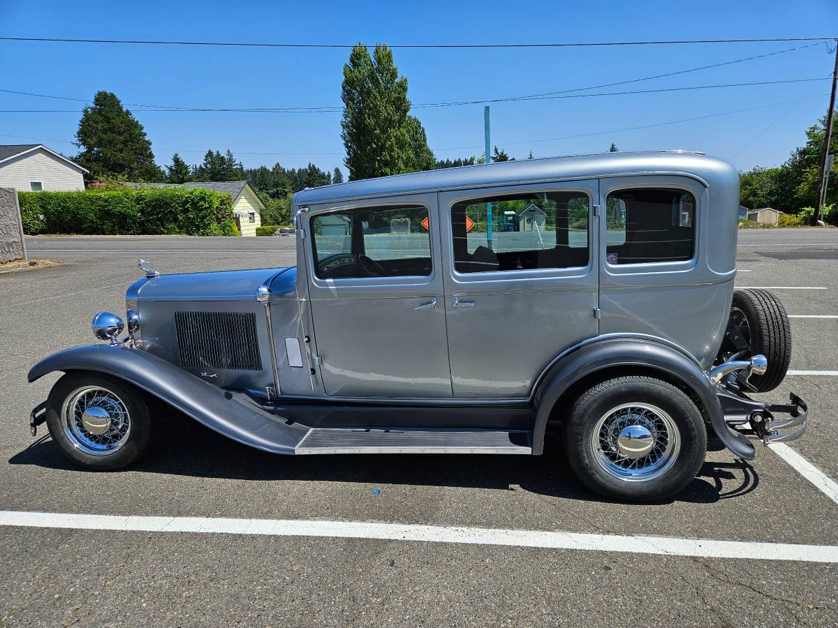 Desoto-cf-touring-sedan-1930-silver-8