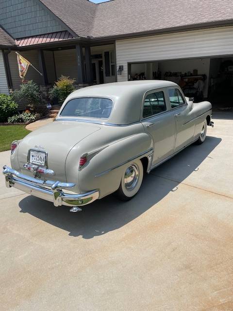 Desoto-custom-4dr-sedan-1949-brown-1