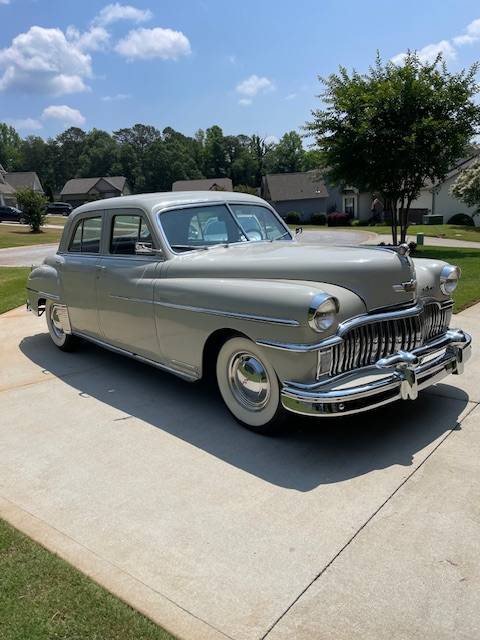 Desoto-custom-4dr-sedan-1949-brown-5