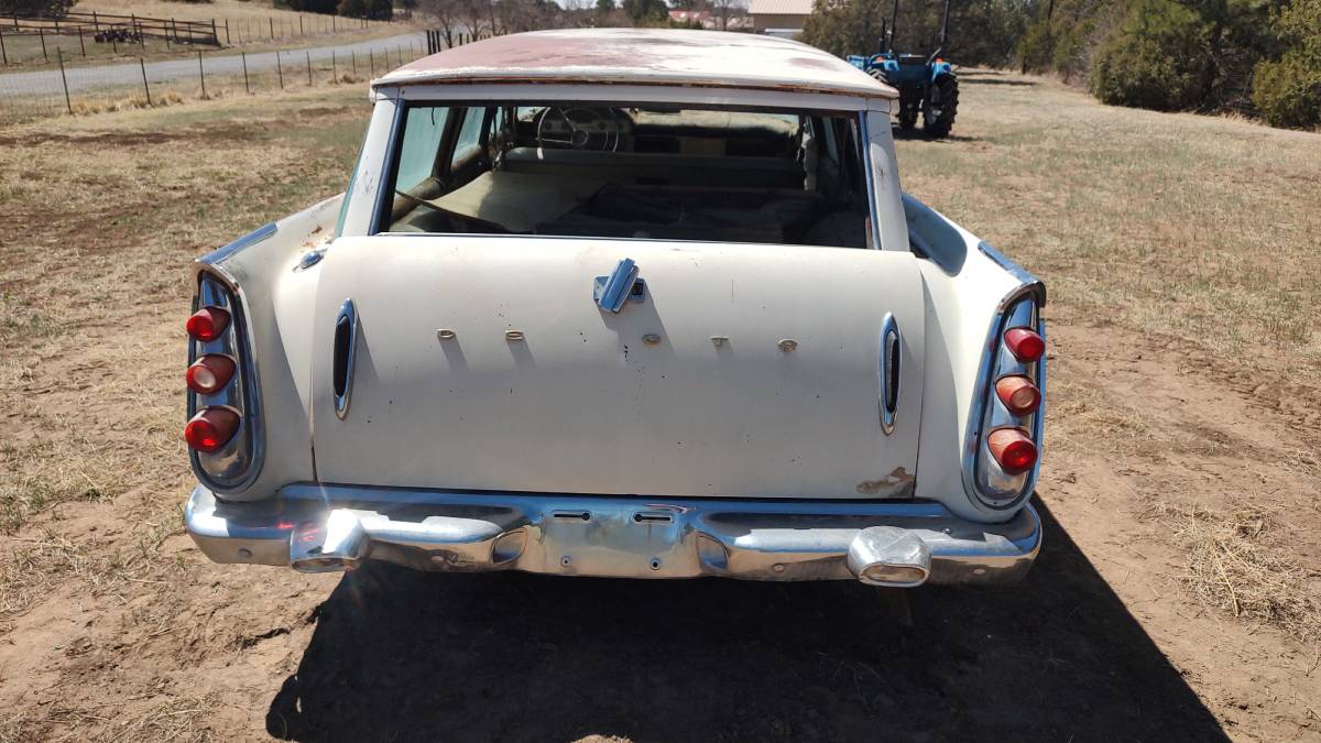 Desoto-firesweep-shopper-wagon-1957-white-2
