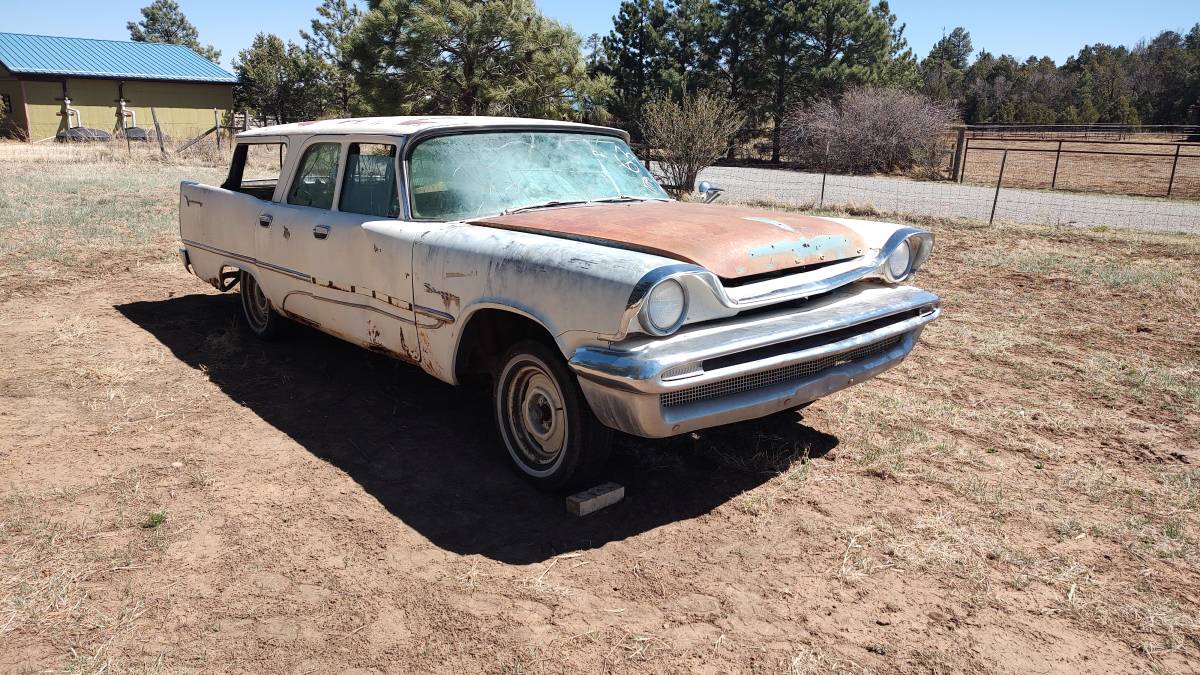 Desoto-firesweep-shopper-wagon-1957-white-8