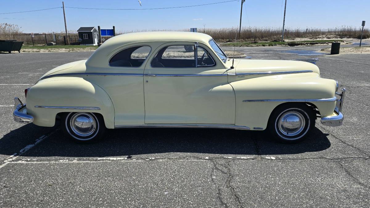 Desoto-s11-1946-yellow-11