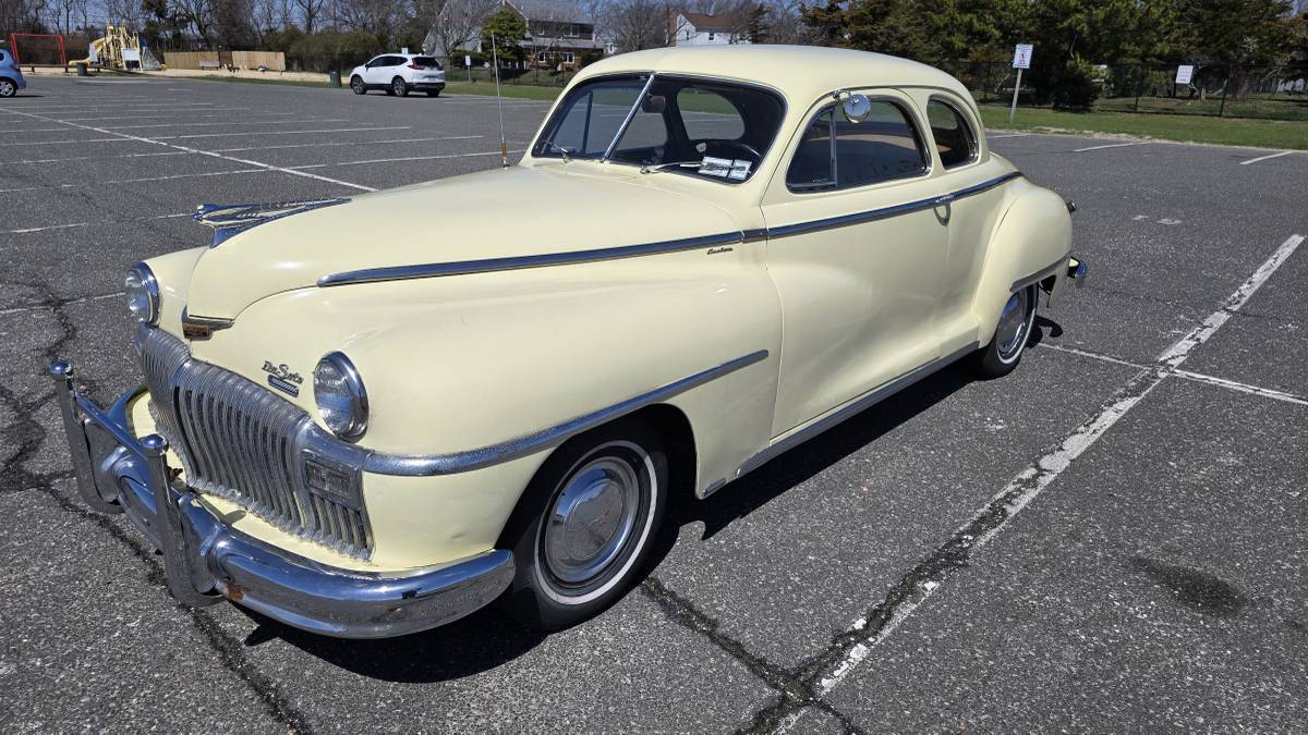 Desoto-s11-1946-yellow-14