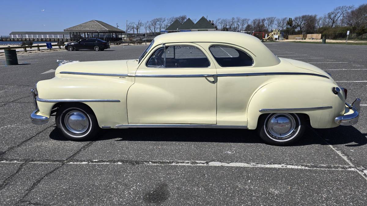 Desoto-s11-1946-yellow-2