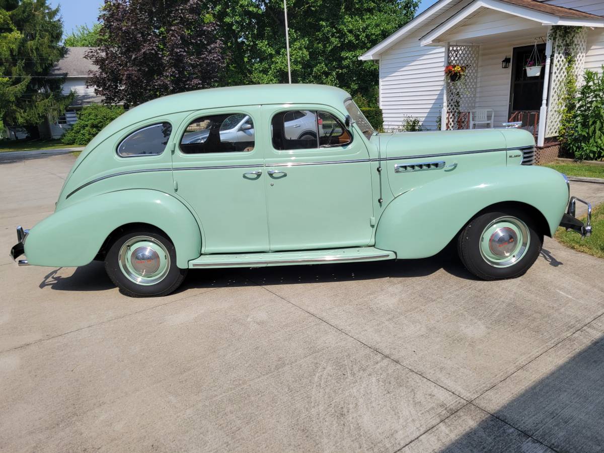 Desoto-sedan-1938-green-3
