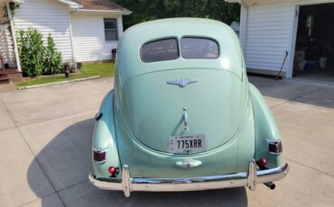 Desoto-sedan-1938-green-4