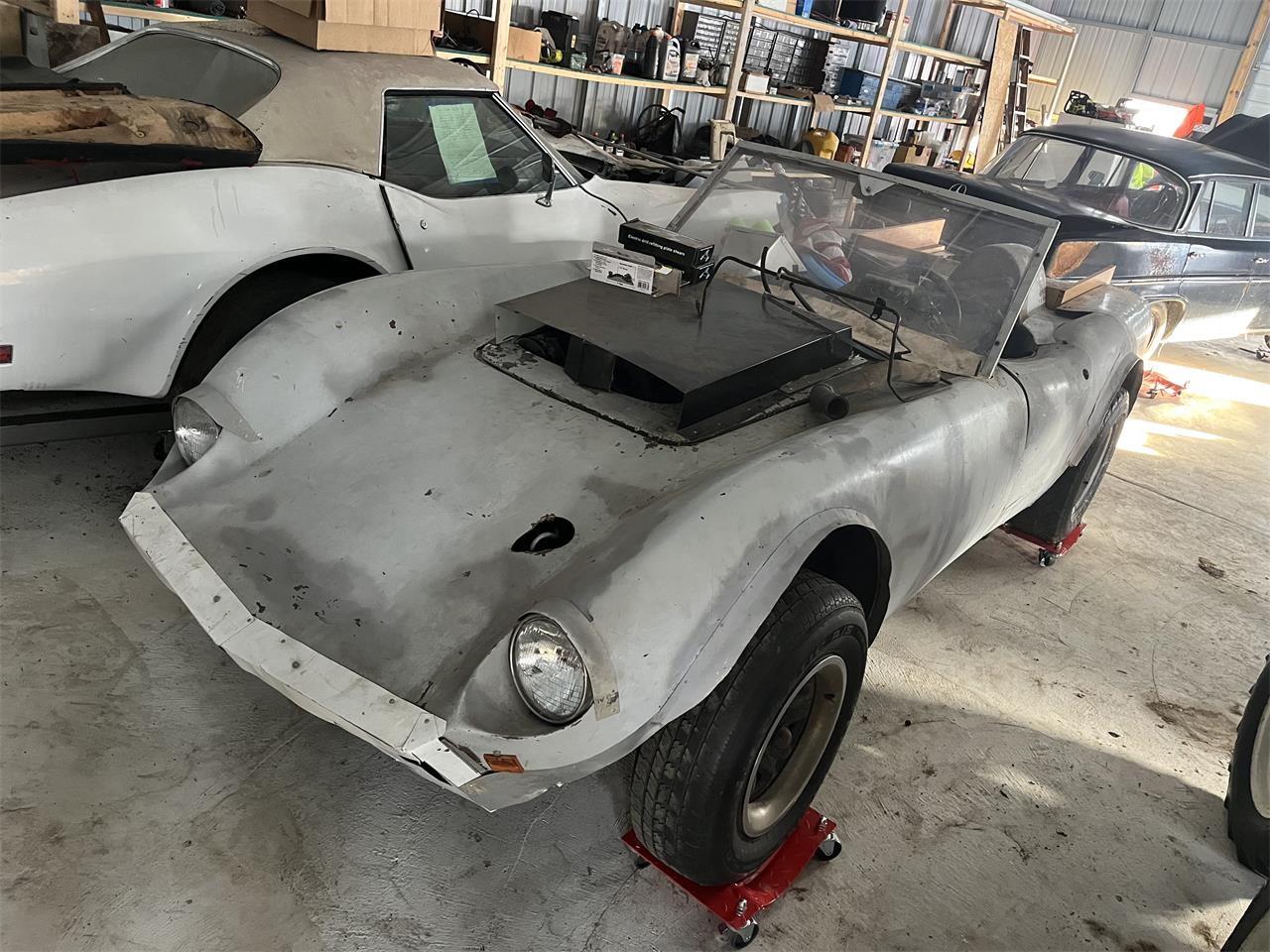 Devin-Roadster-1959-White-Black-2