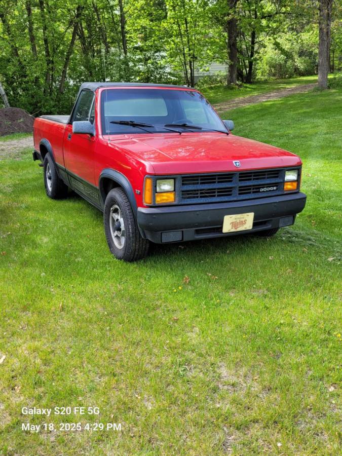 Dge-dakota-convertible-1989-red-4