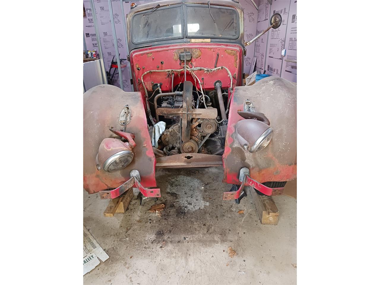 Diamond-t-Pickup-1949-Red-Red-7