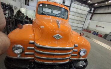 Diamond-t-Pickup-1953-Orange-Cream-1