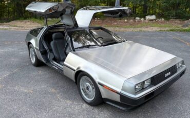 Dmc-delorean-1981-14