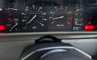 Dmc-delorean-1981-18