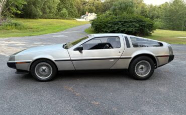 Dmc-delorean-1981-7