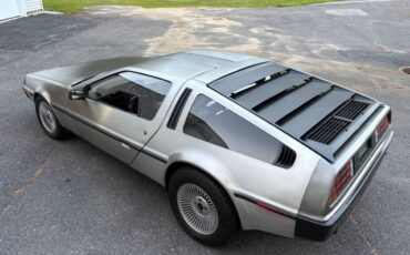 Dmc-delorean-1981-9