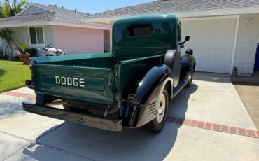 Dodge-1946-green-3