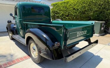 Dodge-1946-green-4