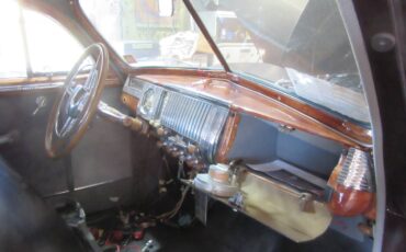 Dodge-1948-brown-1