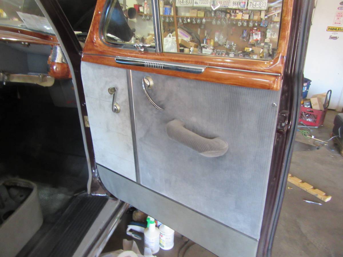 Dodge-1948-brown-2