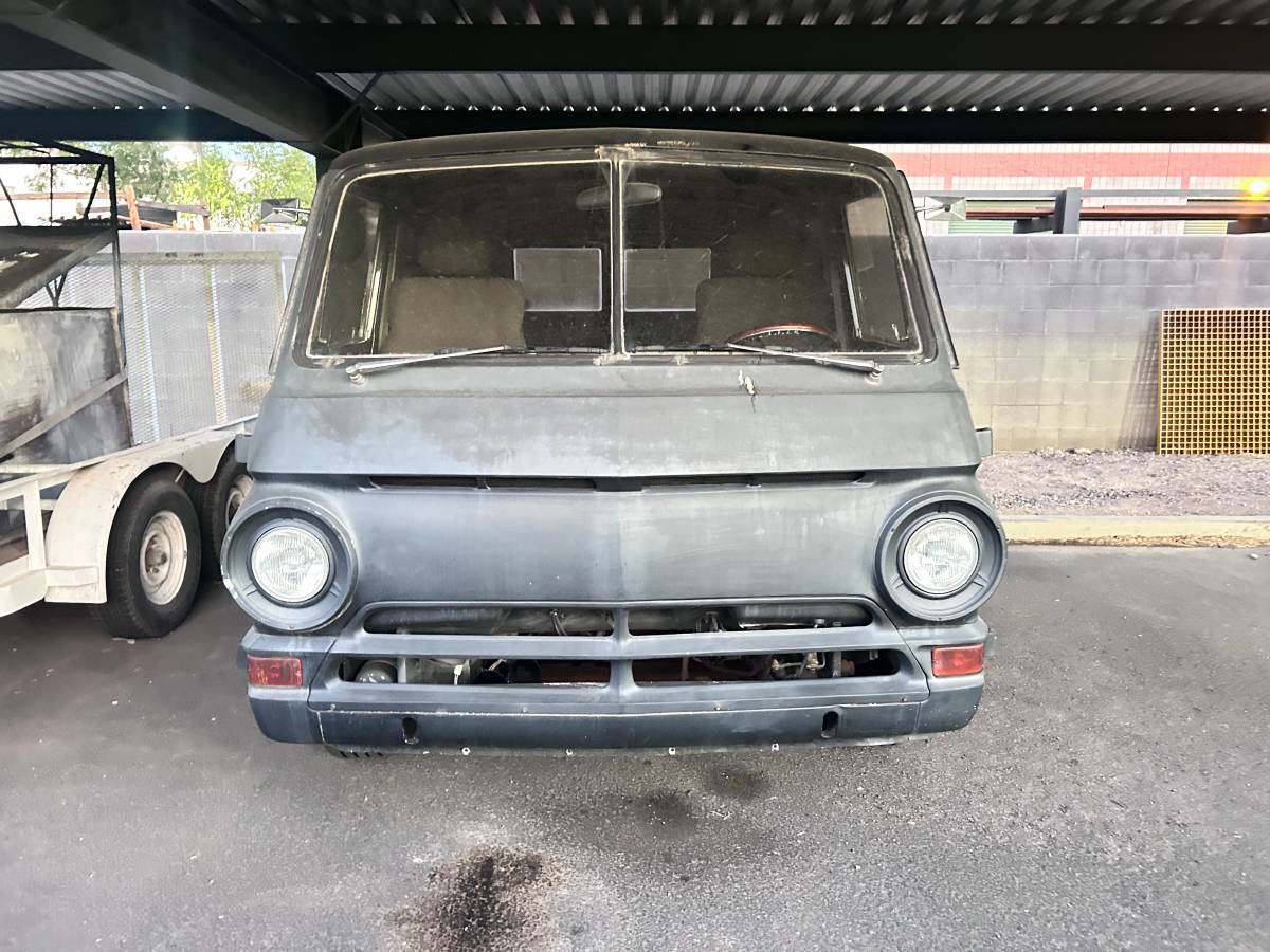 Dodge-1965-grey-1