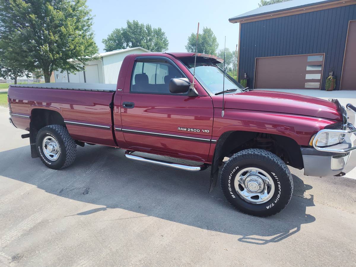 Dodge-1995-red-1