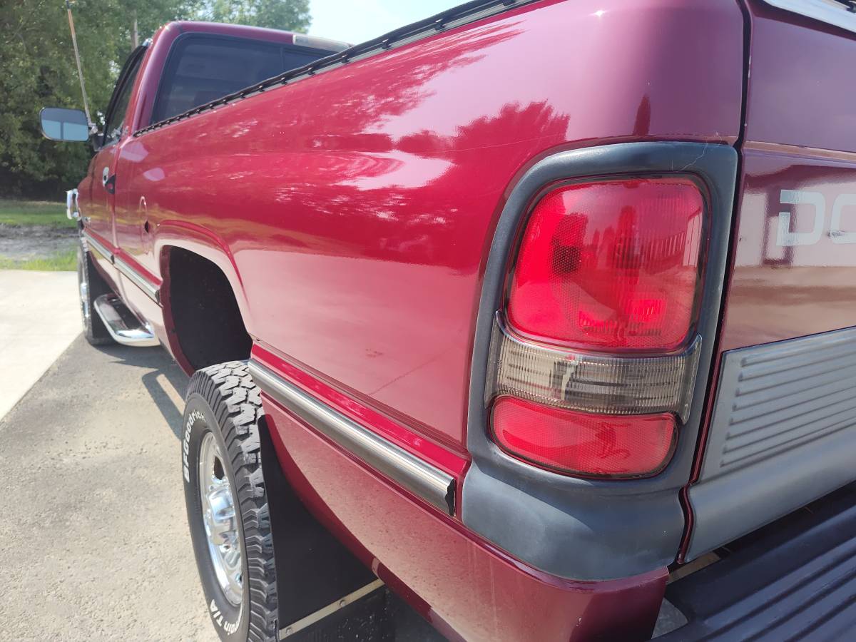 Dodge-1995-red-16