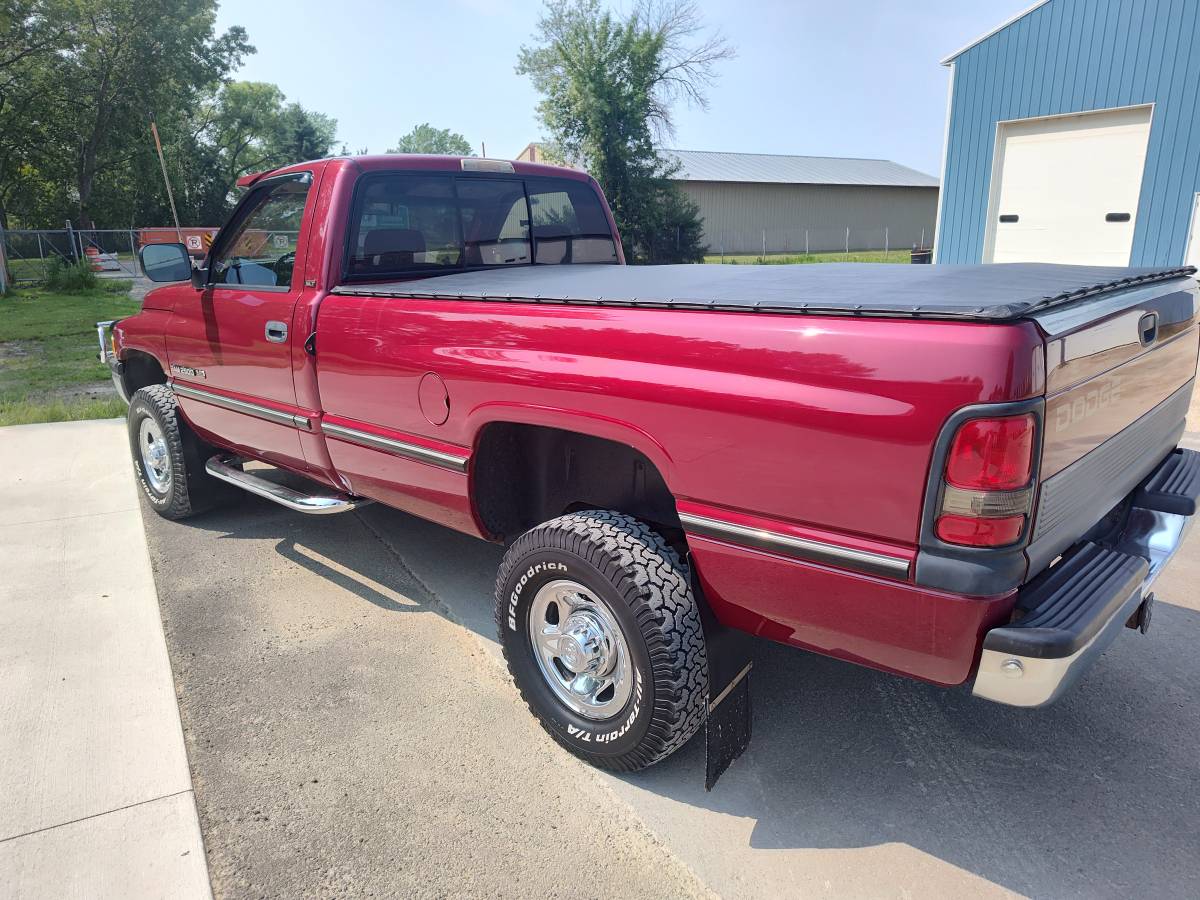 Dodge-1995-red-17