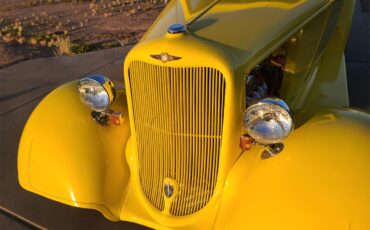 Dodge-2-dr-coupe-1933-Yellow-Brown-1