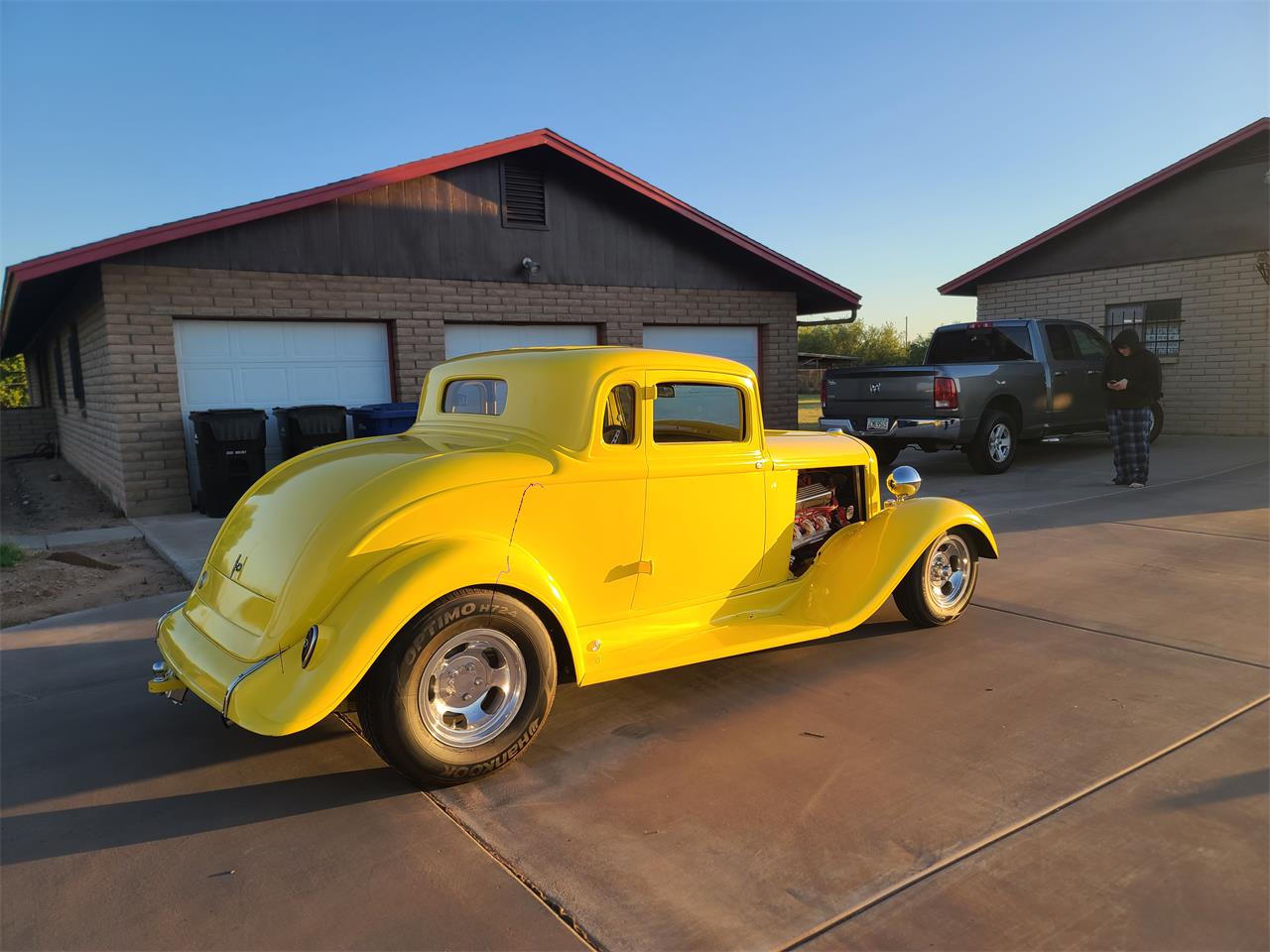 Dodge-2-dr-coupe-1933-Yellow-Brown-15