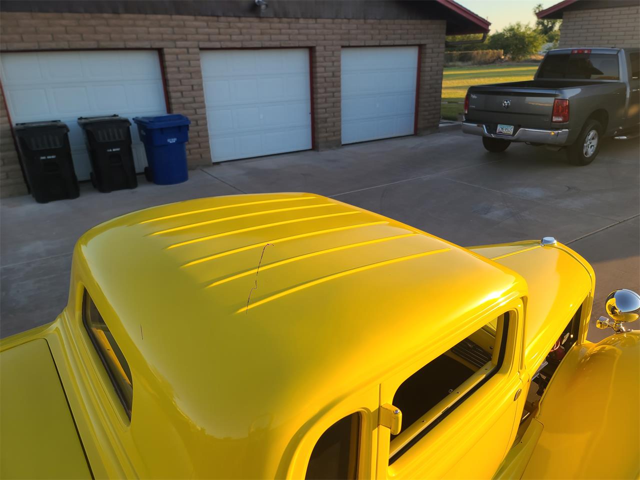 Dodge-2-dr-coupe-1933-Yellow-Brown-16