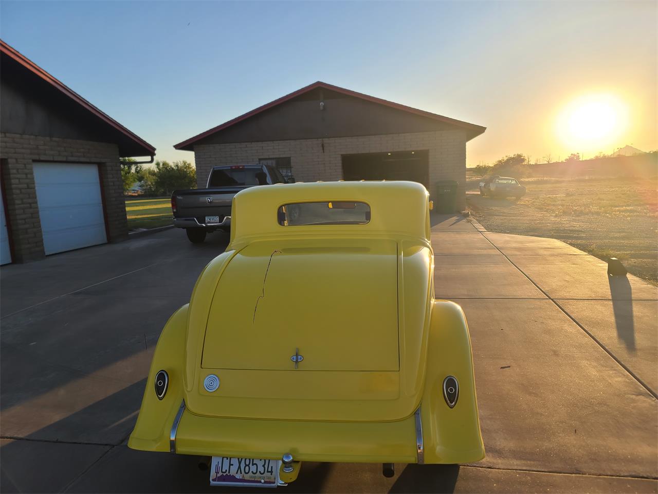 Dodge-2-dr-coupe-1933-Yellow-Brown-17