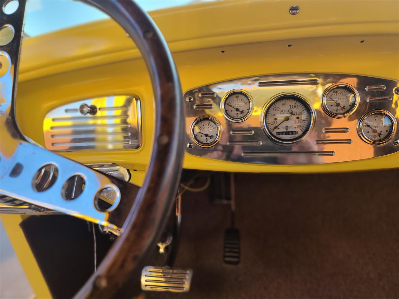 Dodge-2-dr-coupe-1933-Yellow-Brown-21