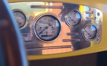 Dodge-2-dr-coupe-1933-Yellow-Brown-22