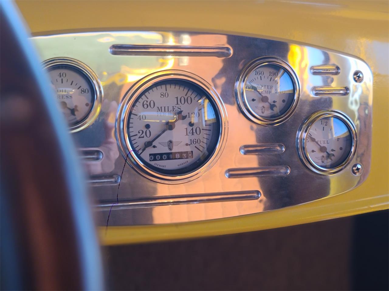 Dodge-2-dr-coupe-1933-Yellow-Brown-22