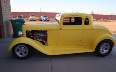 Dodge-2-dr-coupe-1933-Yellow-Brown