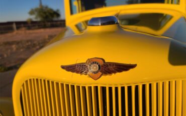 Dodge-2-dr-coupe-1933-Yellow-Brown-8