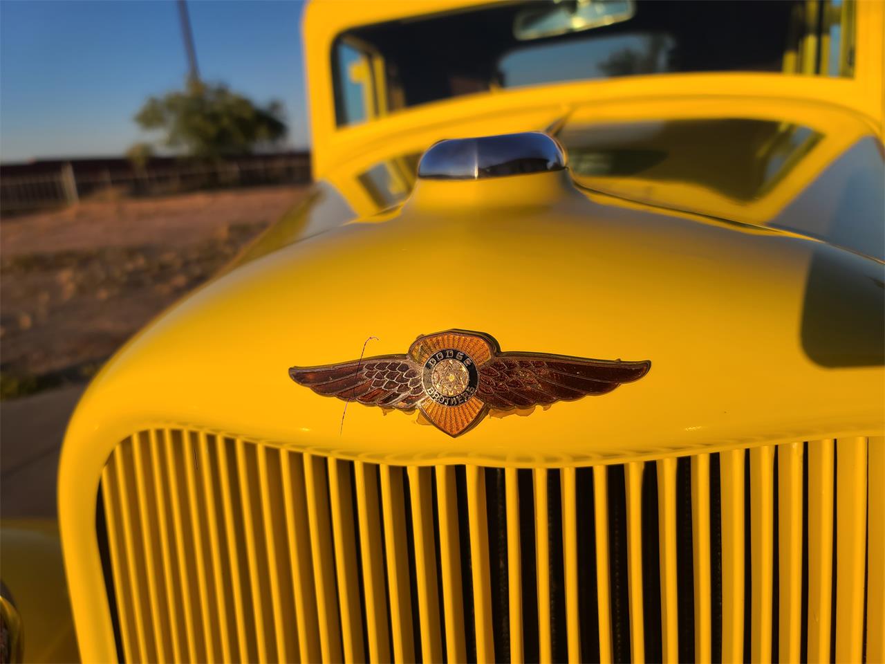 Dodge-2-dr-coupe-1933-Yellow-Brown-8