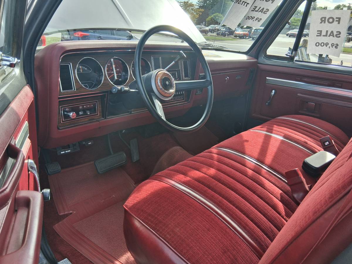 Dodge-250-1983-11