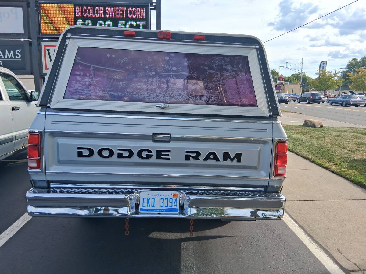 Dodge-250-1983-7
